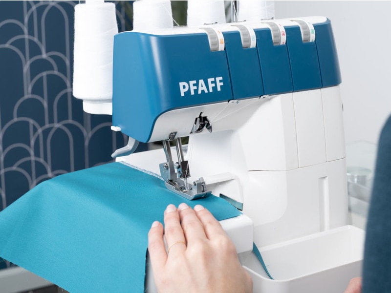 PFAFF admire™ 1000 Overlock Serger Hamilton Sewing